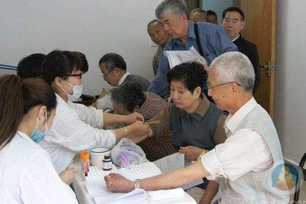 健康一體機(jī)通過主控板將數(shù)據(jù)傳遞 健康一體機(jī)通過主控板將數(shù)據(jù)傳遞